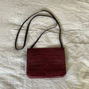 Vince Signature V Crossbody Bag in Maroon Croc